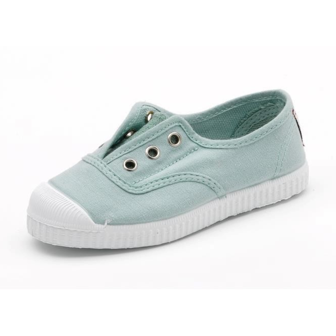 Lilac canvas sneakers