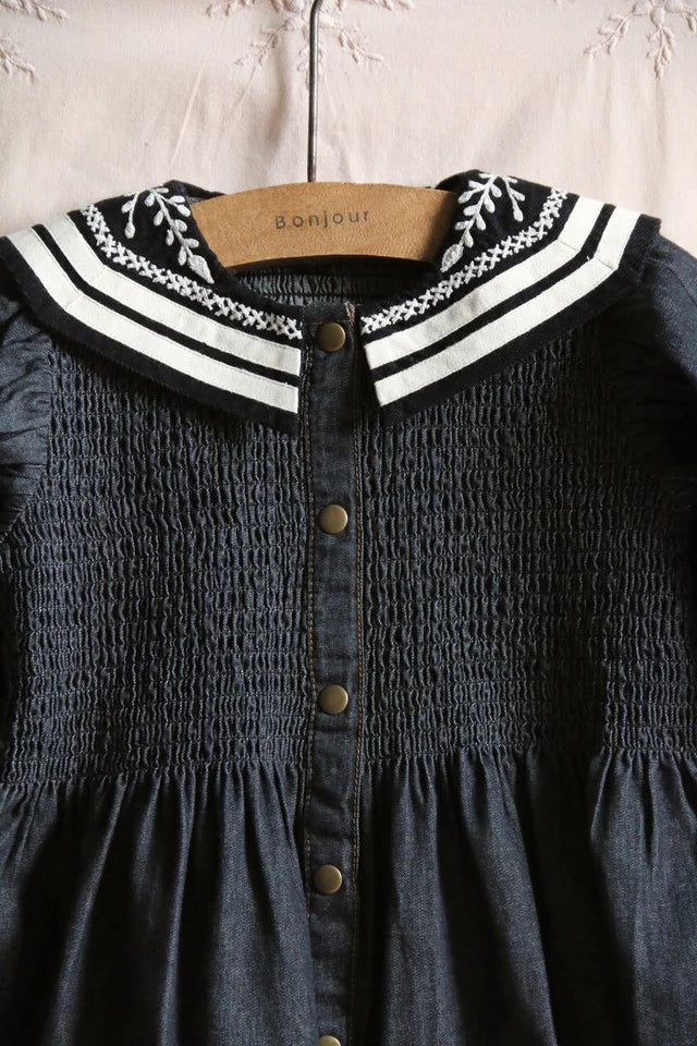 Tunique en denim noir, col marin