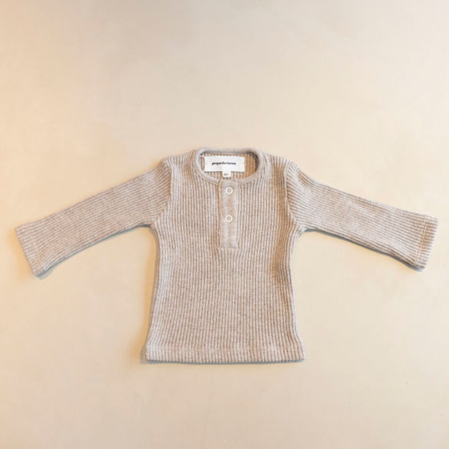 t-shirt bébé en maille coloris beige