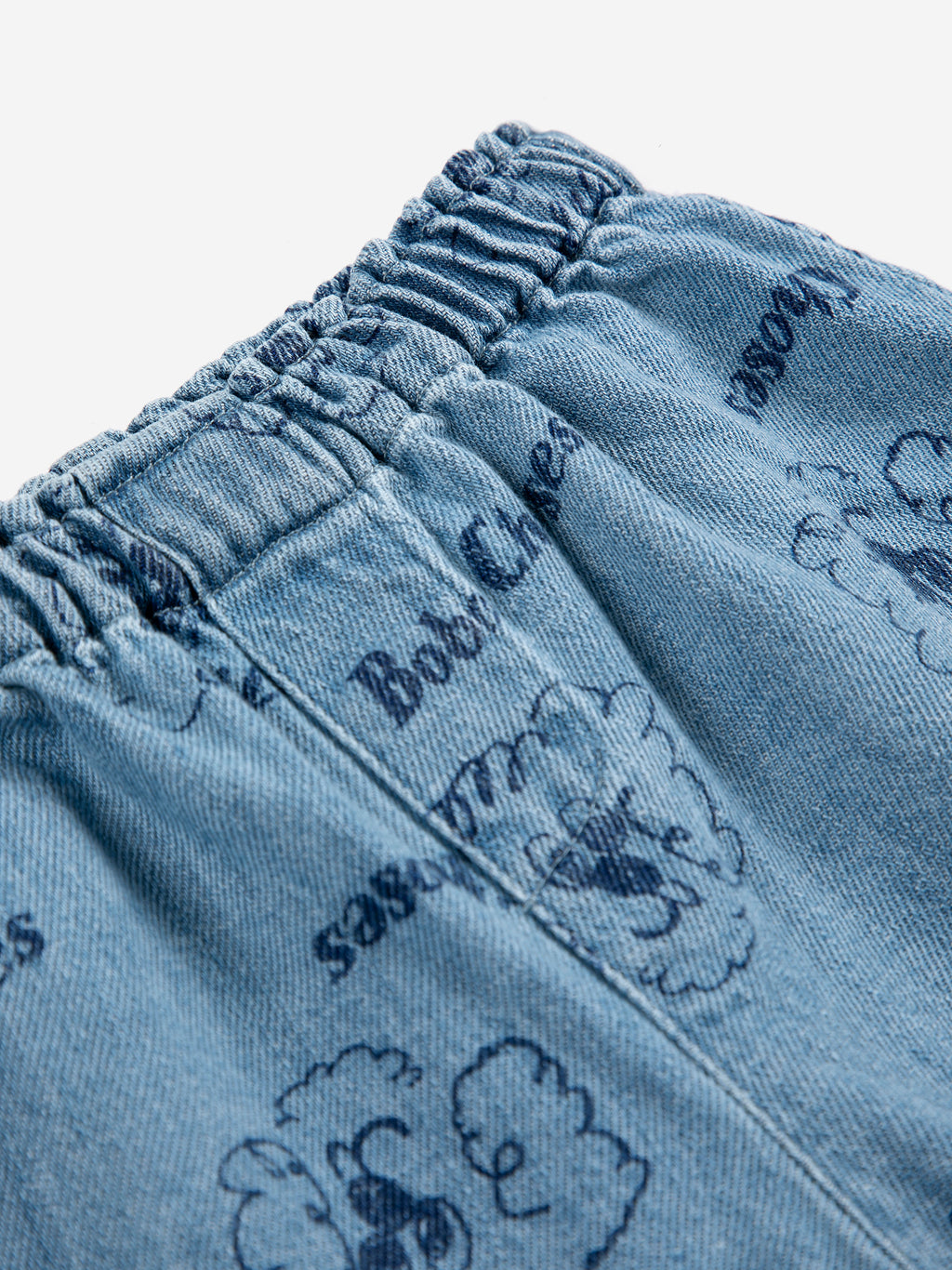 Short Bébé en Denim Bleu à Imprimé “Pickles the Dog” All Over