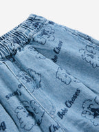 Short en Denim Bleu à Imprimé “Pickles the Dog” All Over