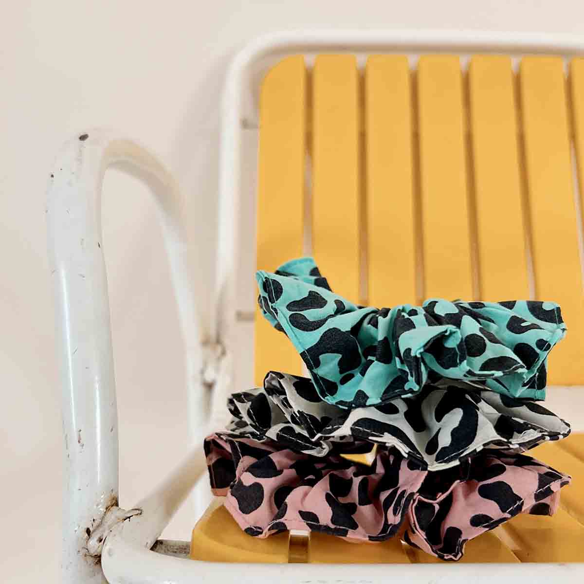 Graou Strawberry Scrunchie