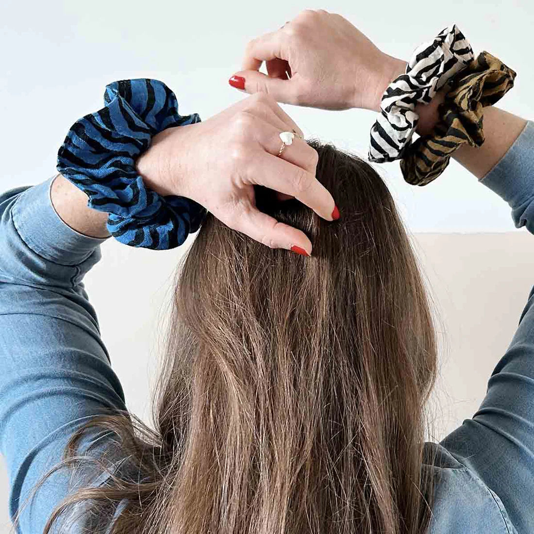 Graou Strawberry Scrunchie