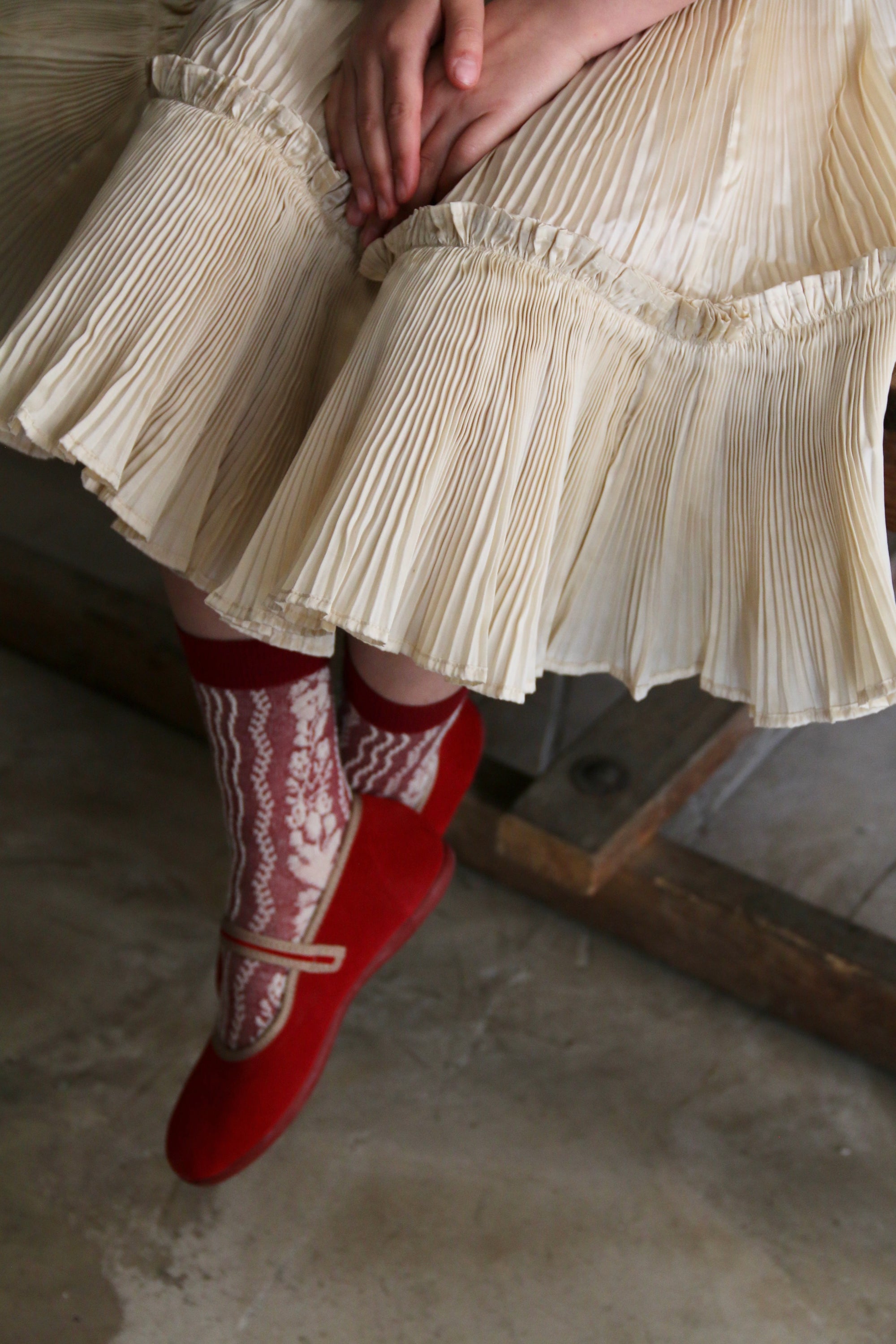 Robe brodée taffetas plissé ivoire