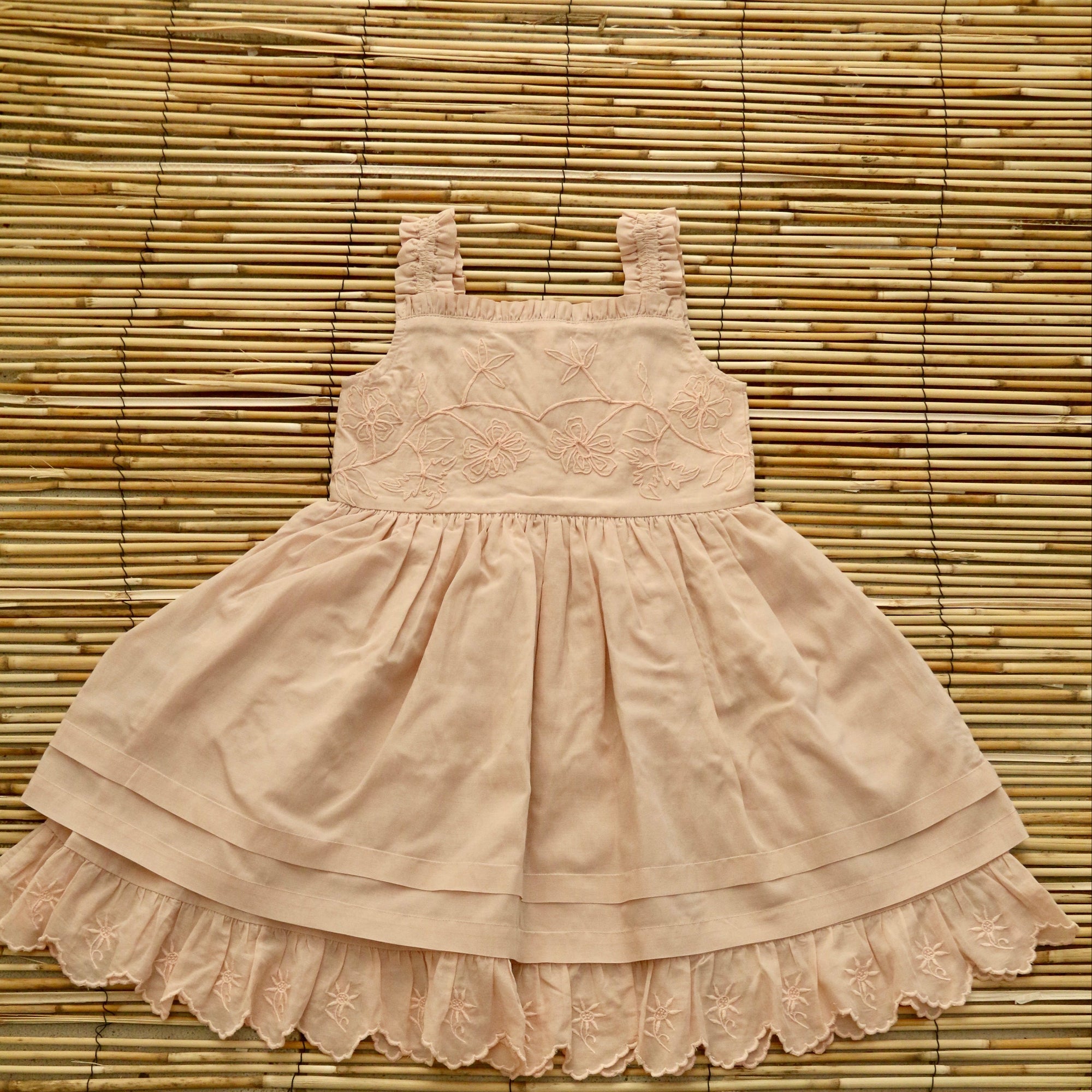 Mademoiselle dress in pale pink 