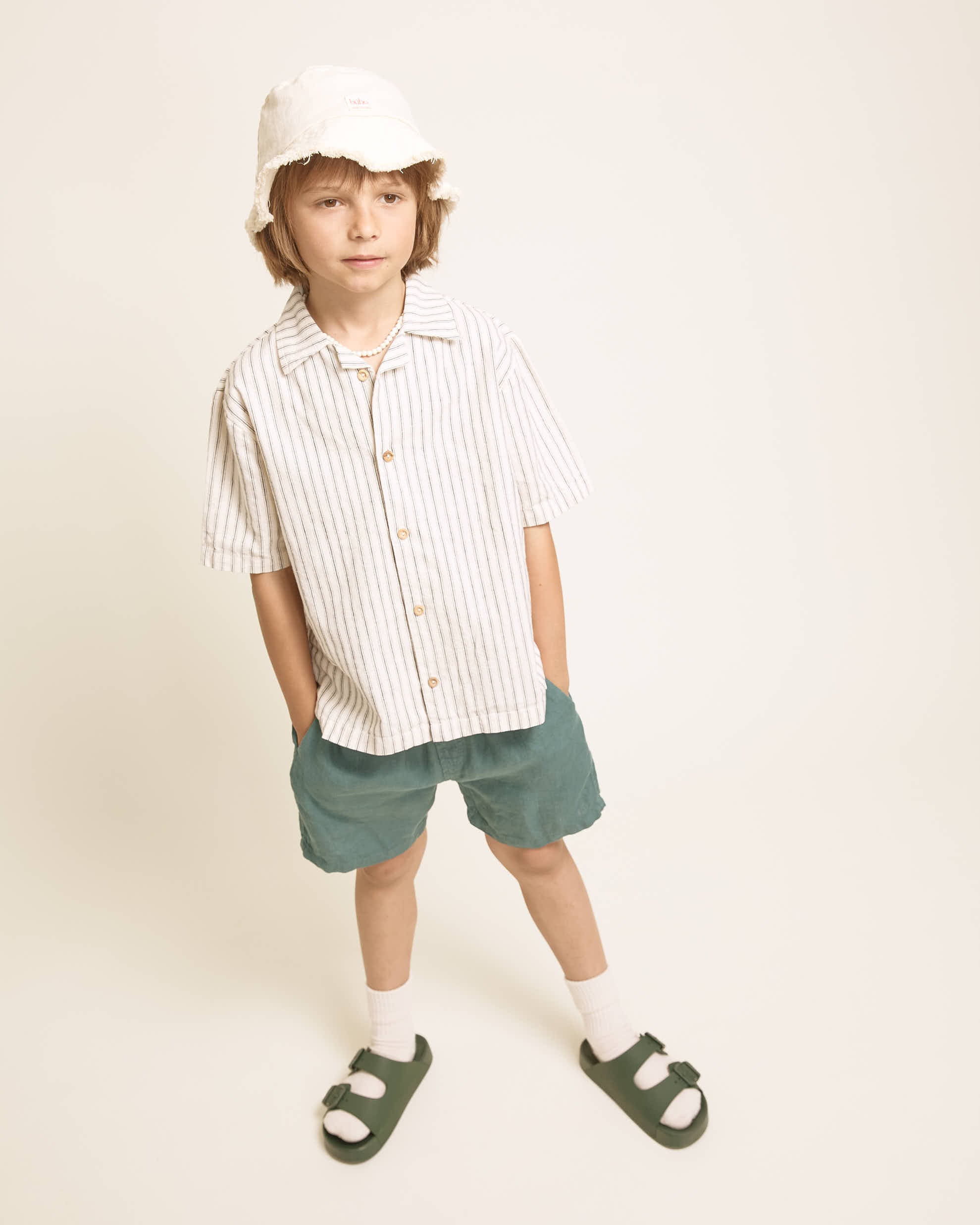Bermuda shorts in Lake Green Linen