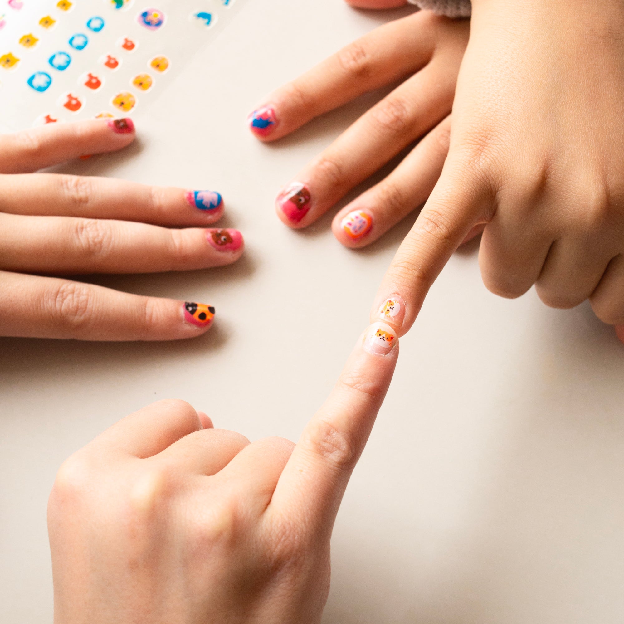 Autocollants ongle enfant FRIENDS - NAIL STICKERS OMY 