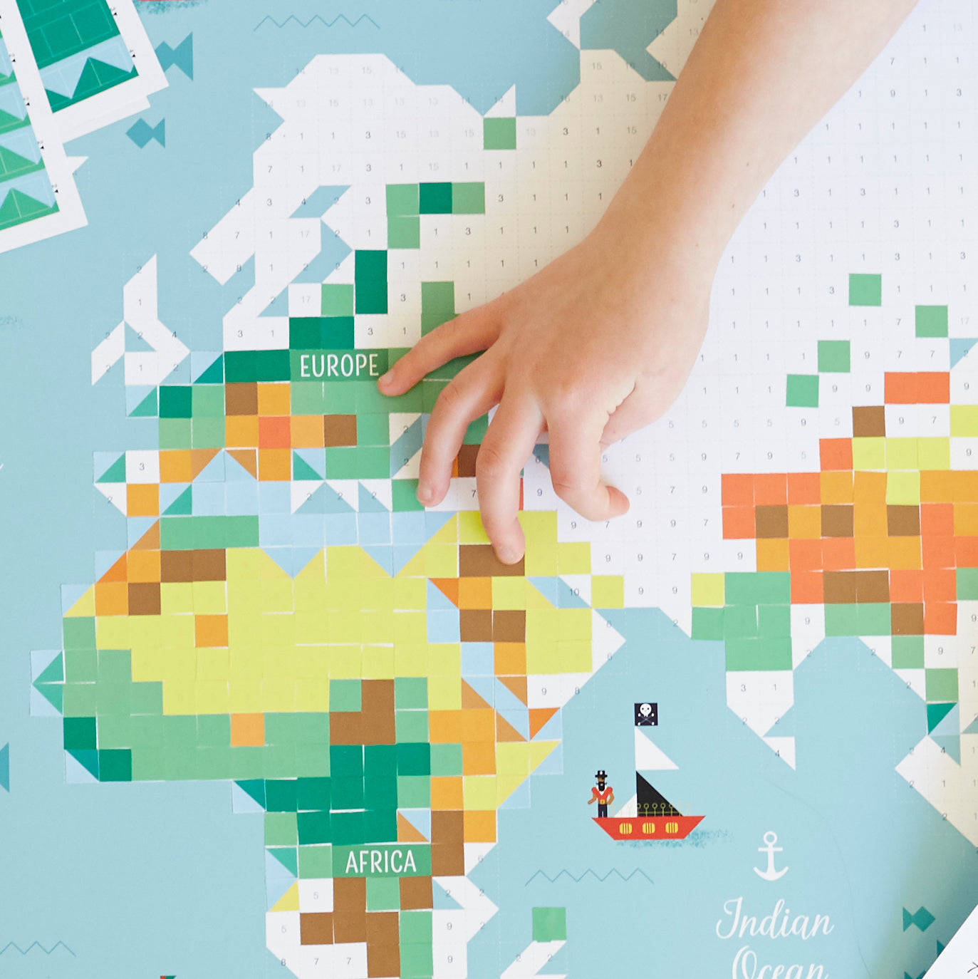 Pixels poster + 1600 stickers world map 