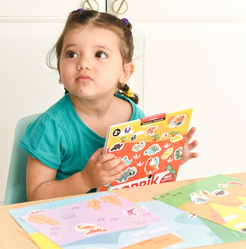6 cards + 100 Baby Dinosaurs stickers