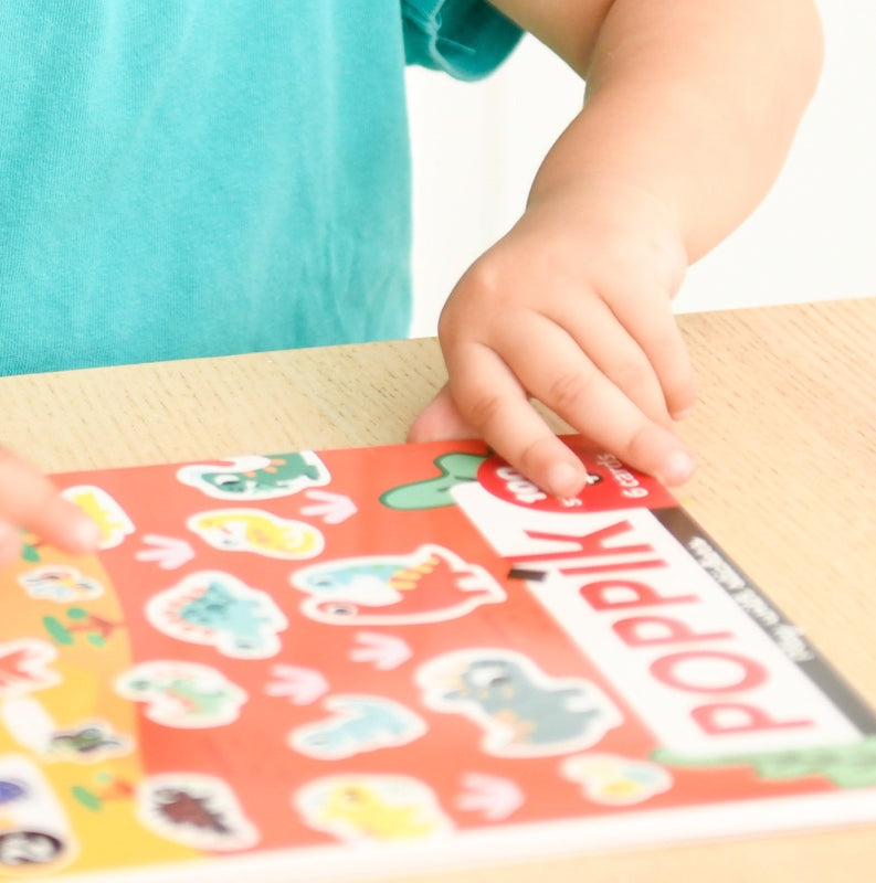 6 cards + 100 Baby Dinosaurs stickers