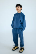Dark blue round neck sweatshirt