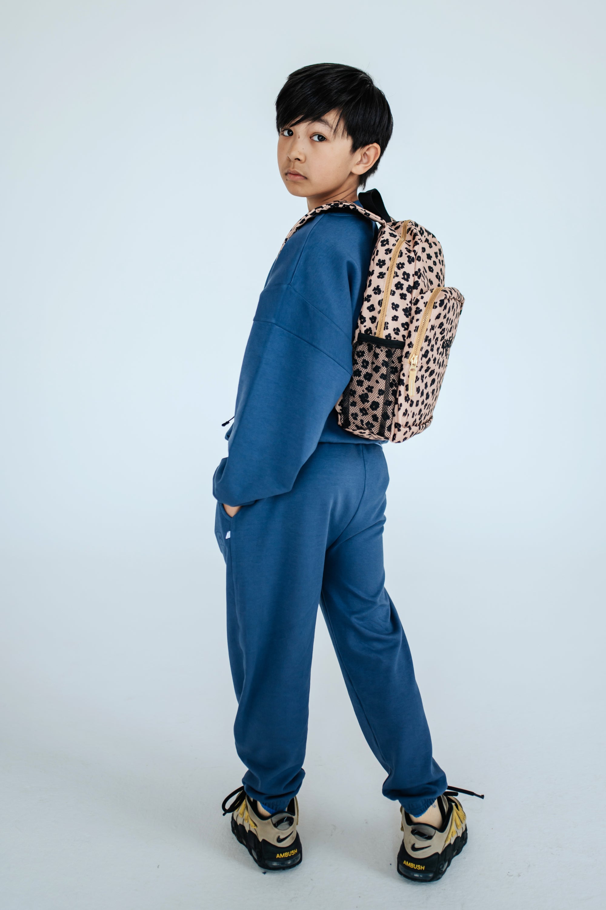 Dark blue round neck sweatshirt