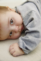 T-shirt bébé à manches longues gris