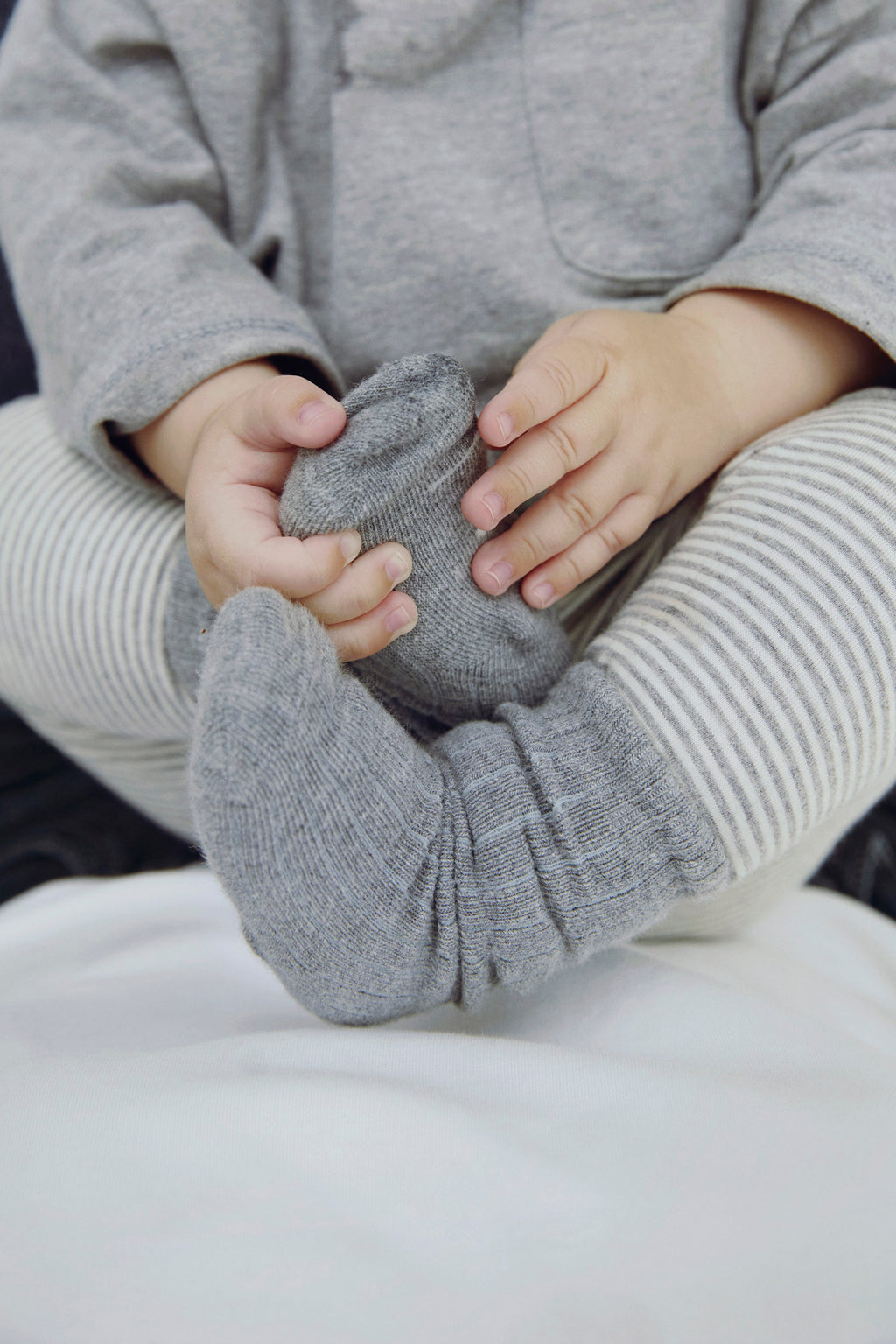 T-shirt bébé à manches longues gris