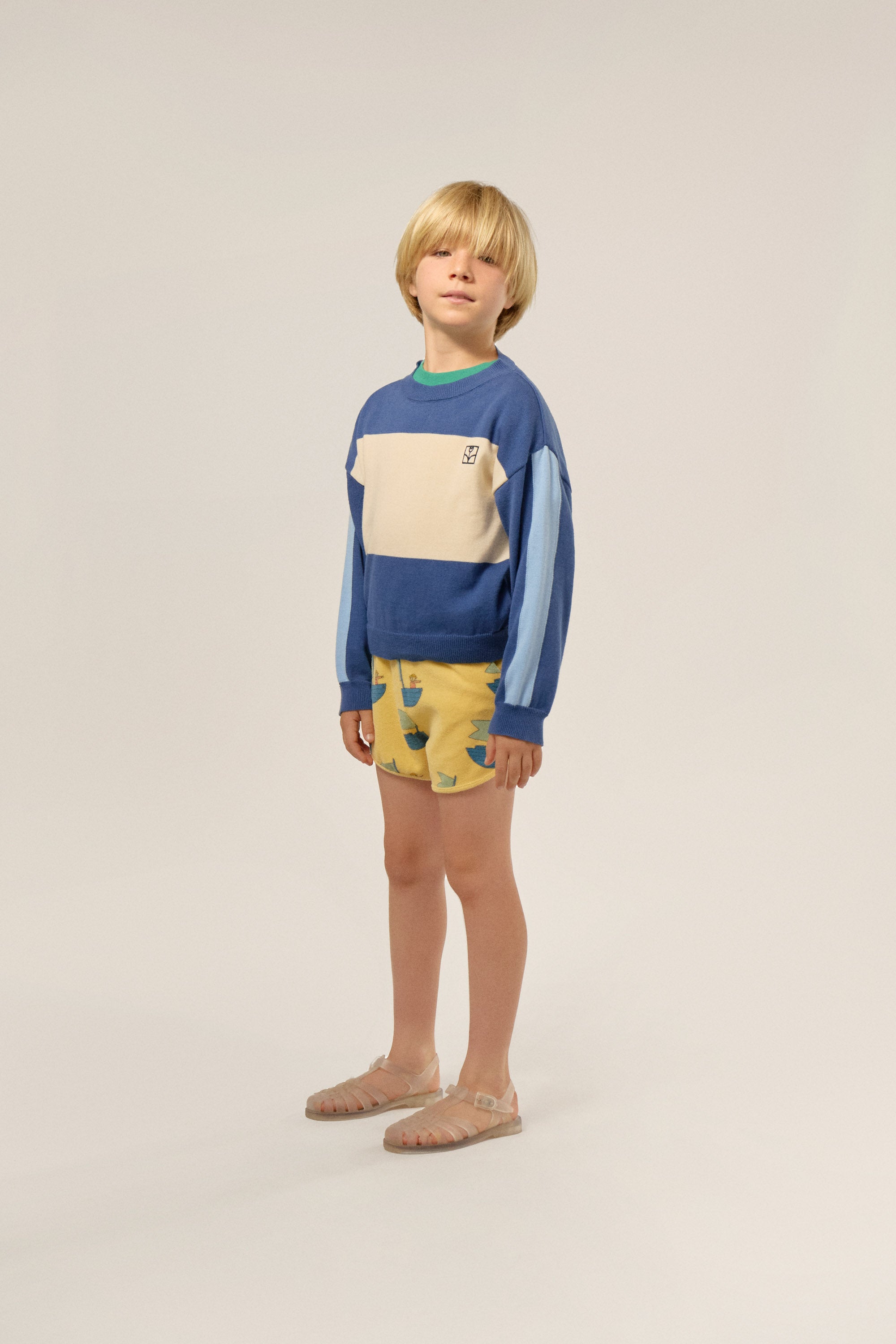 Blue sleeve child sweater