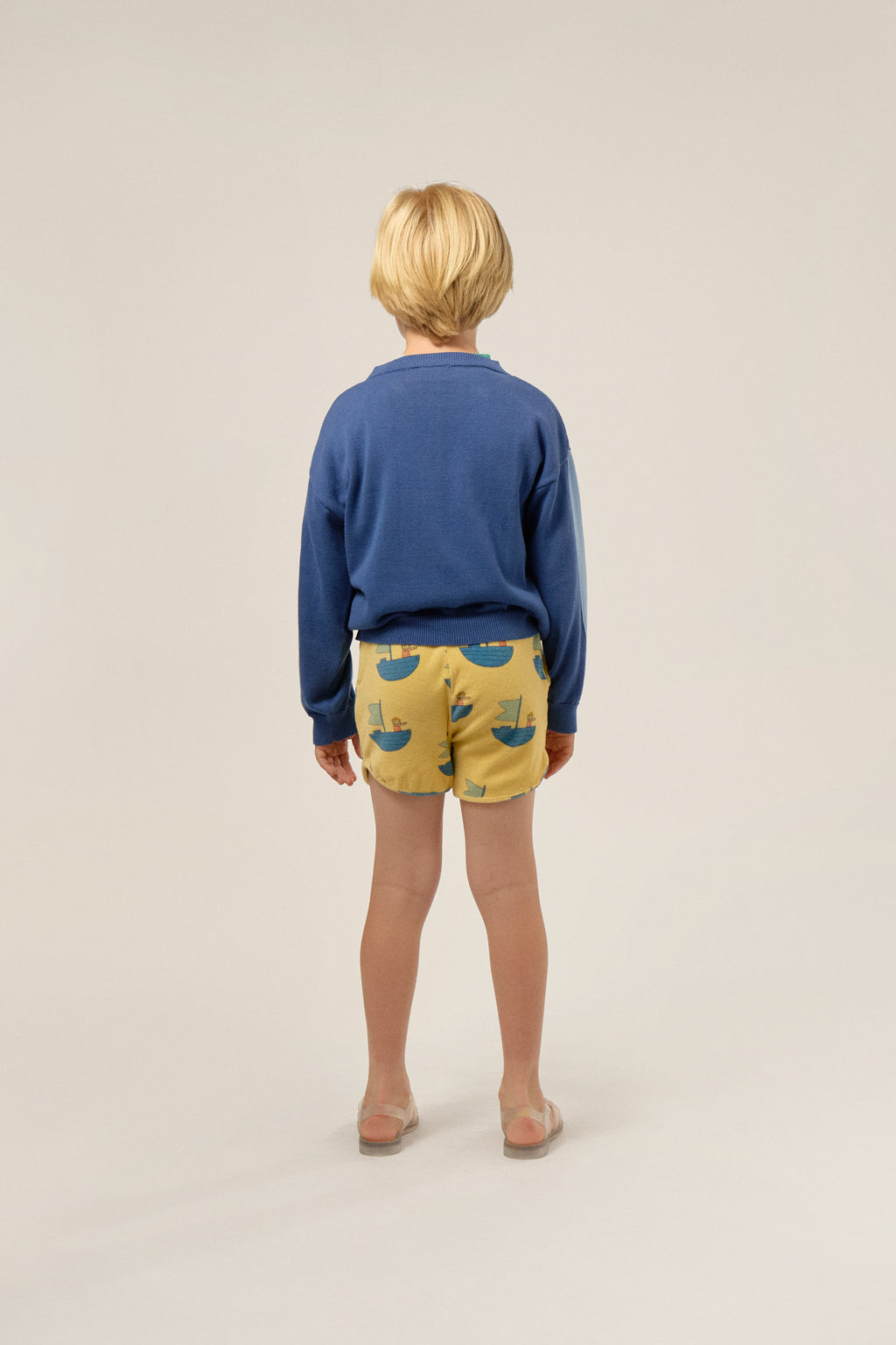 Blue sleeve child sweater