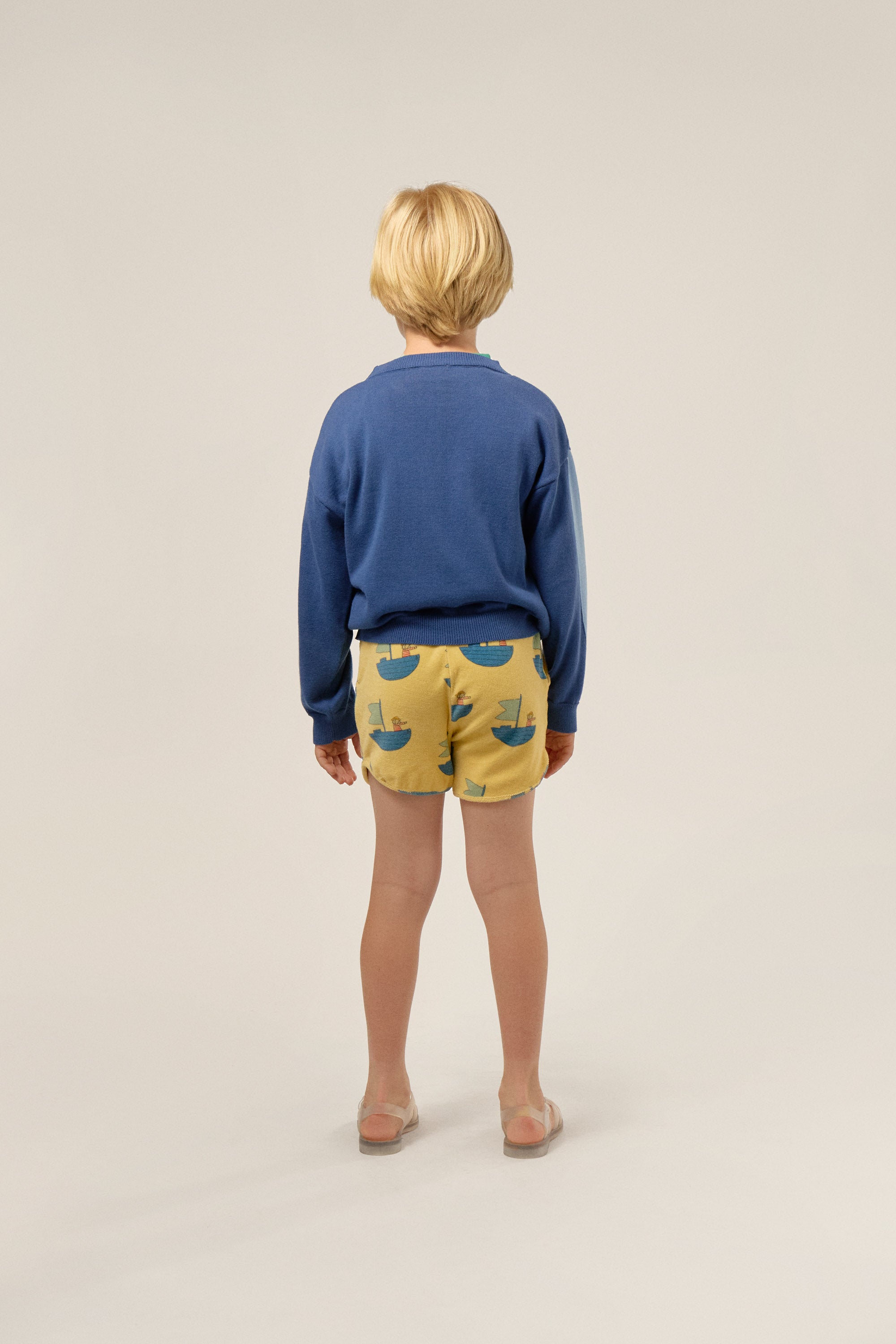 Blue sleeve child sweater