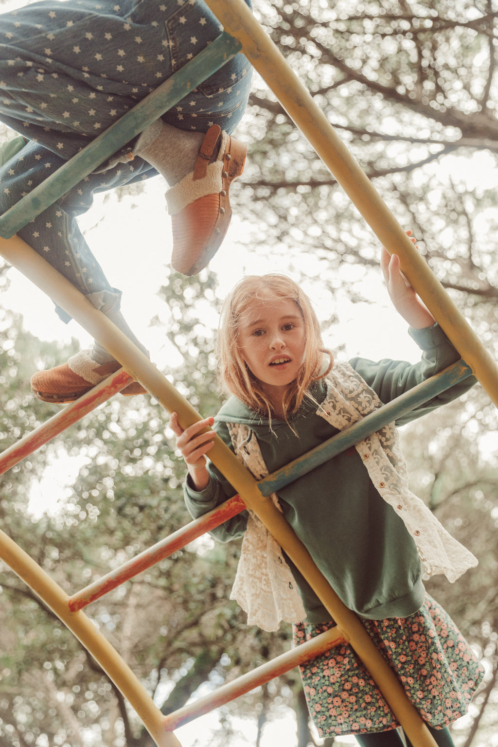 Sweat à Capuche Vert Motif Pomme Piupiuchick pour enfant – vue 6