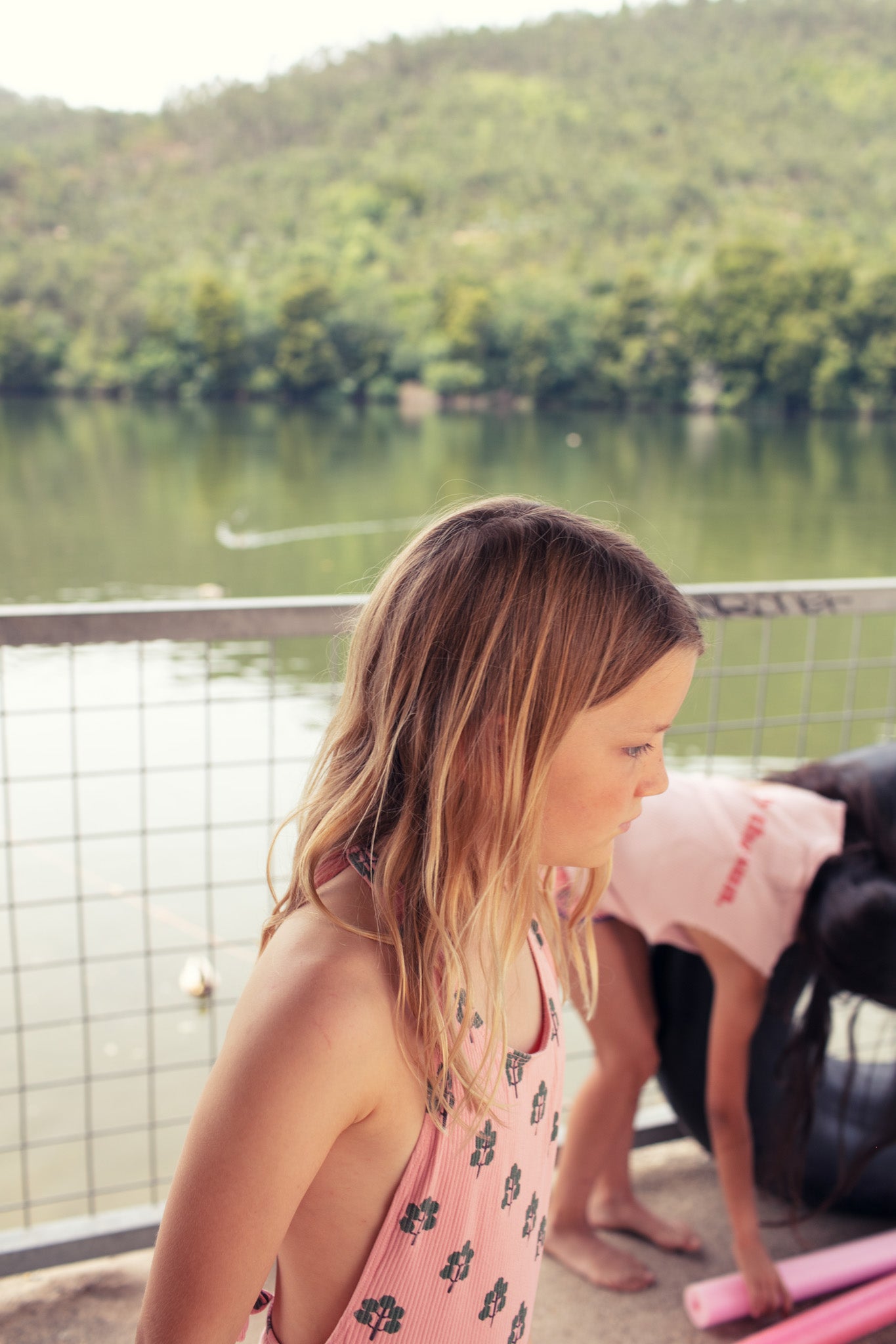 vetements durables piupiuchick enfants Maillot rose imprimé arbres