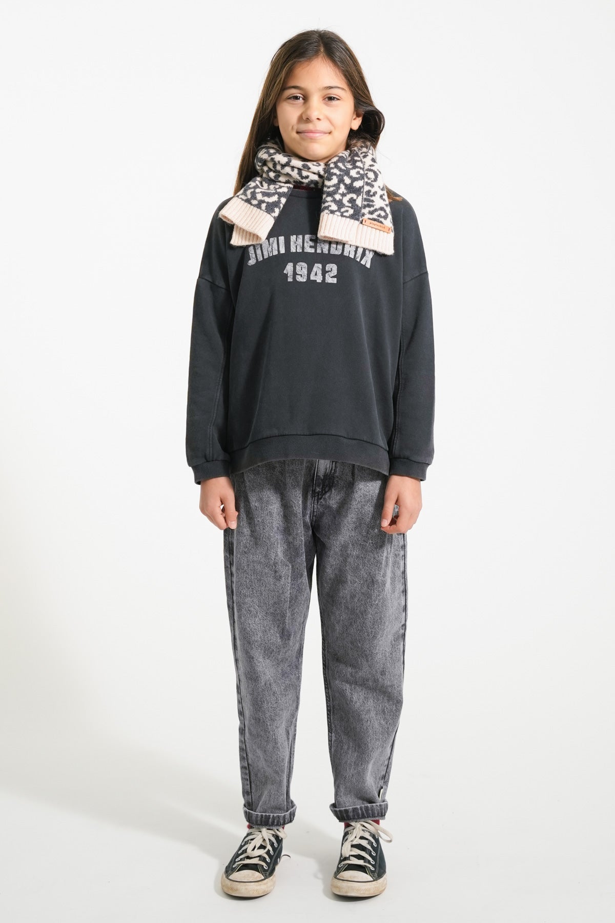 Black sweatshirt with "Jimi Hendrix" print