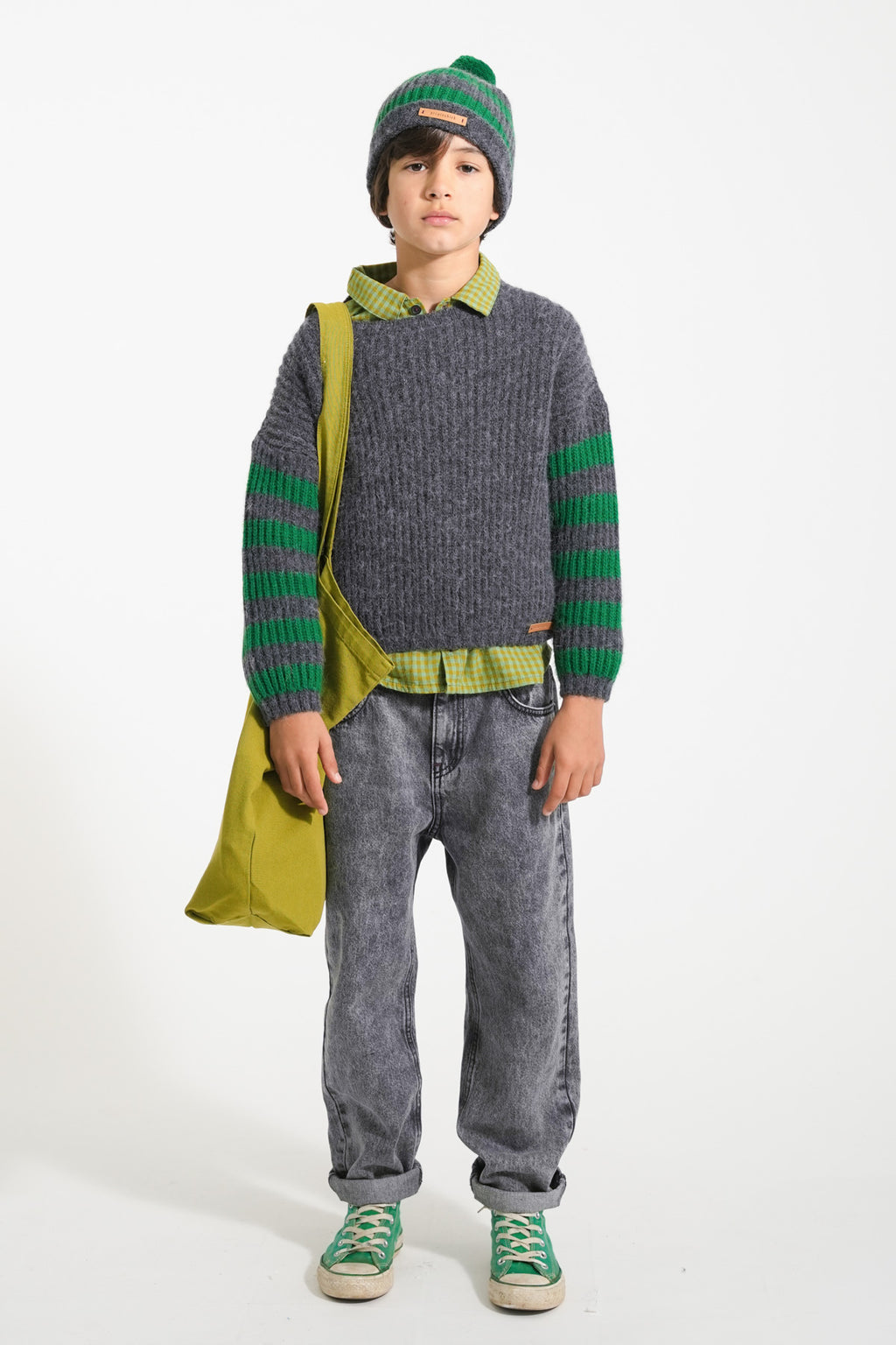 Bonnet Tricoté à Pompon – Rayures Gris & Vert