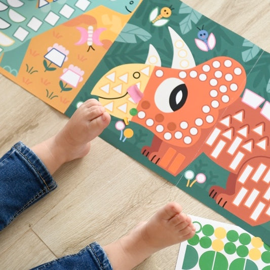 PANORAMA POSTER + 520 stickers Dinosaurs