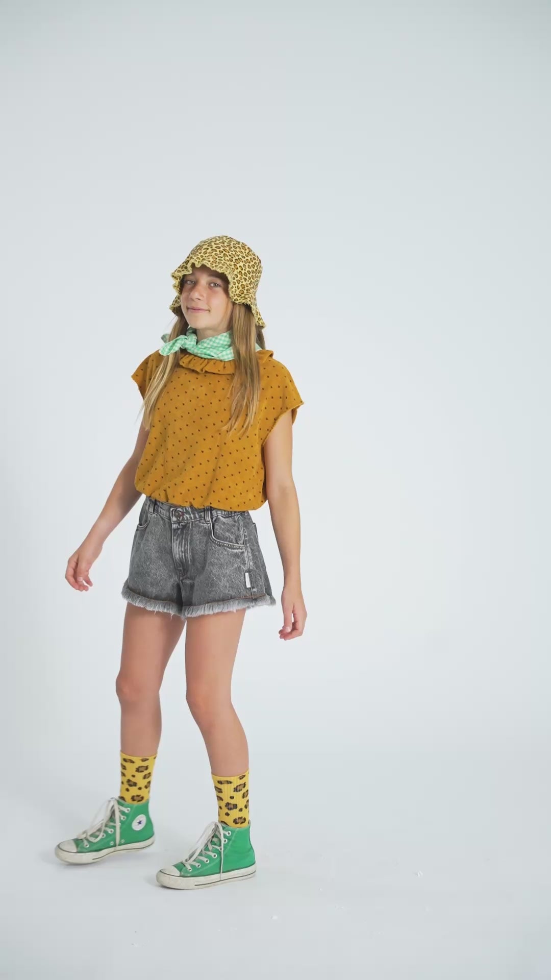 Short en jeans Noir Délavé à Franges