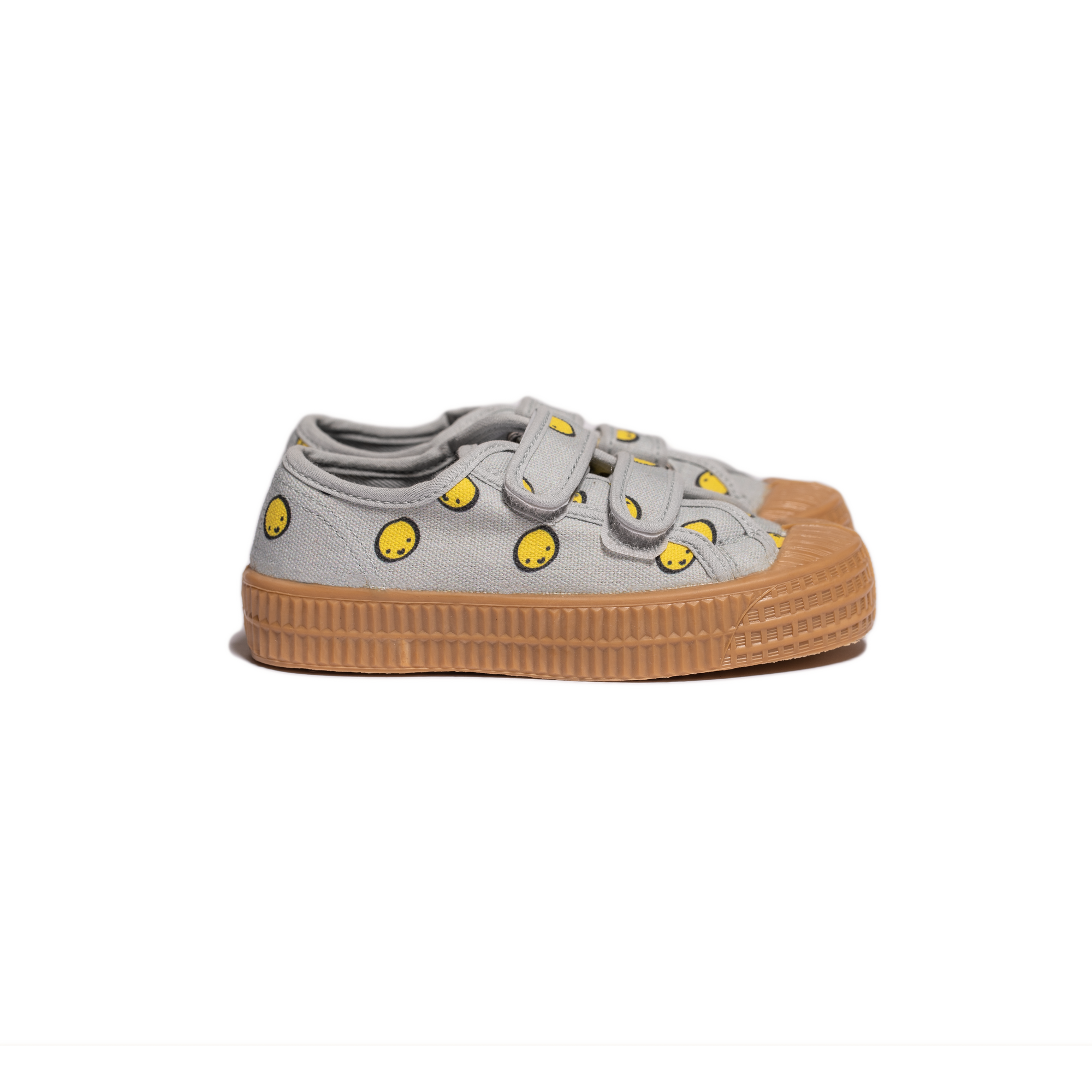 vêtement durable pour enfant Mathilde Cabanas Basket smiley collab NOVESTA X MATHILDE CABANAS