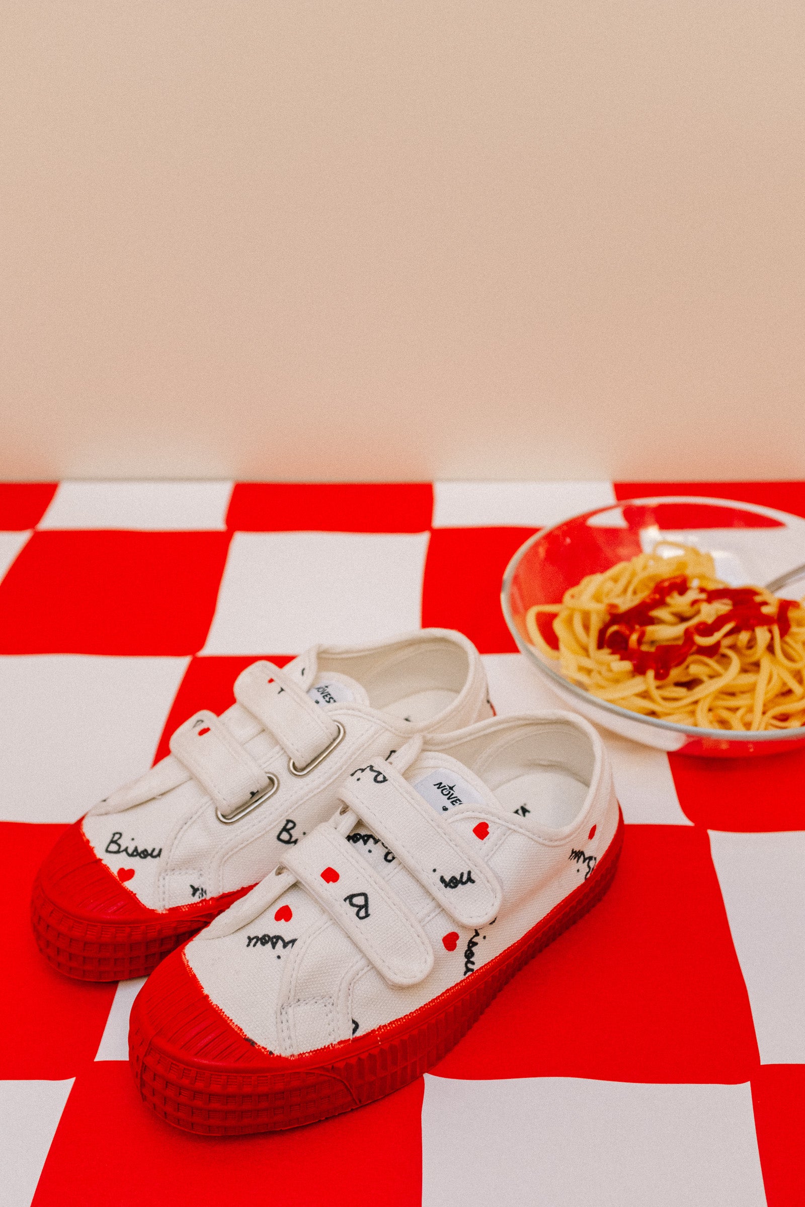 vêtement durable pour enfant Mathilde Cabanas Basket bisou collab NOVESTA X MATHILDE CABANAS