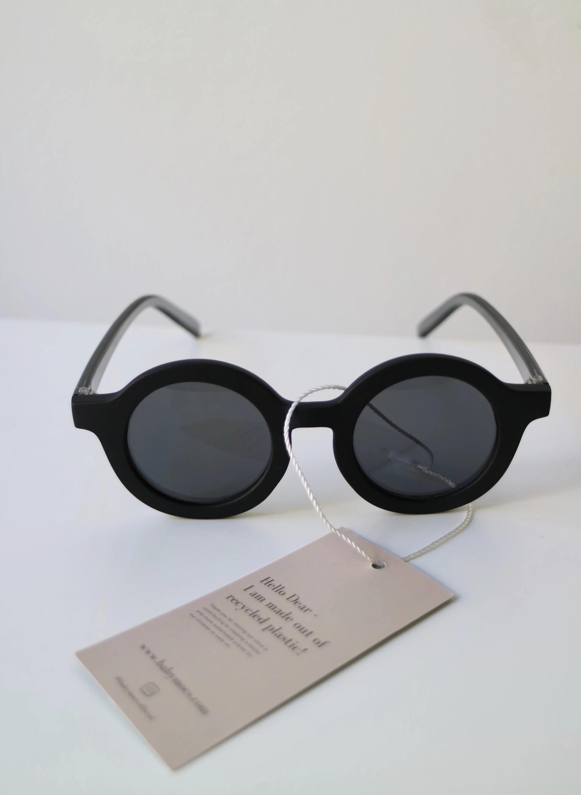 Lunettes de soleil enfants plastique recyclé noire babymocs