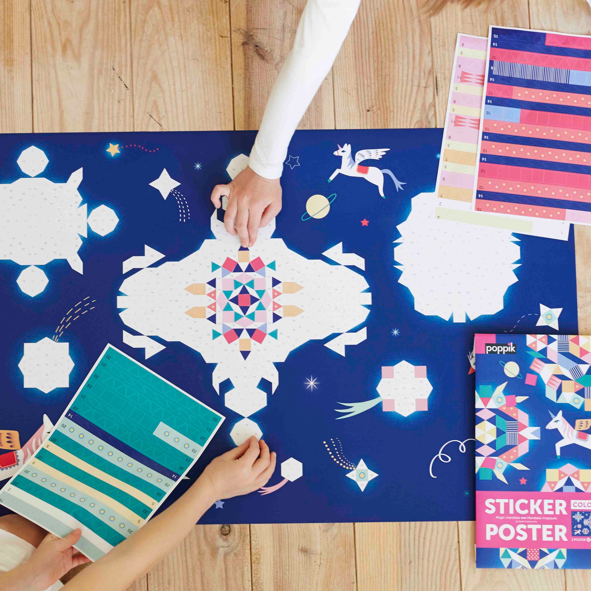 jeu educatif poppik POSTER PÉDAGOGIQUE + 1000 STICKERS CONSTELLATION