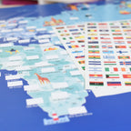 jeu educatif poppik POSTER PÉDAGOGIQUE + 200 STICKERS DRAPEAUX