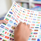 jeu educatif poppik POSTER PÉDAGOGIQUE + 200 STICKERS DRAPEAUX