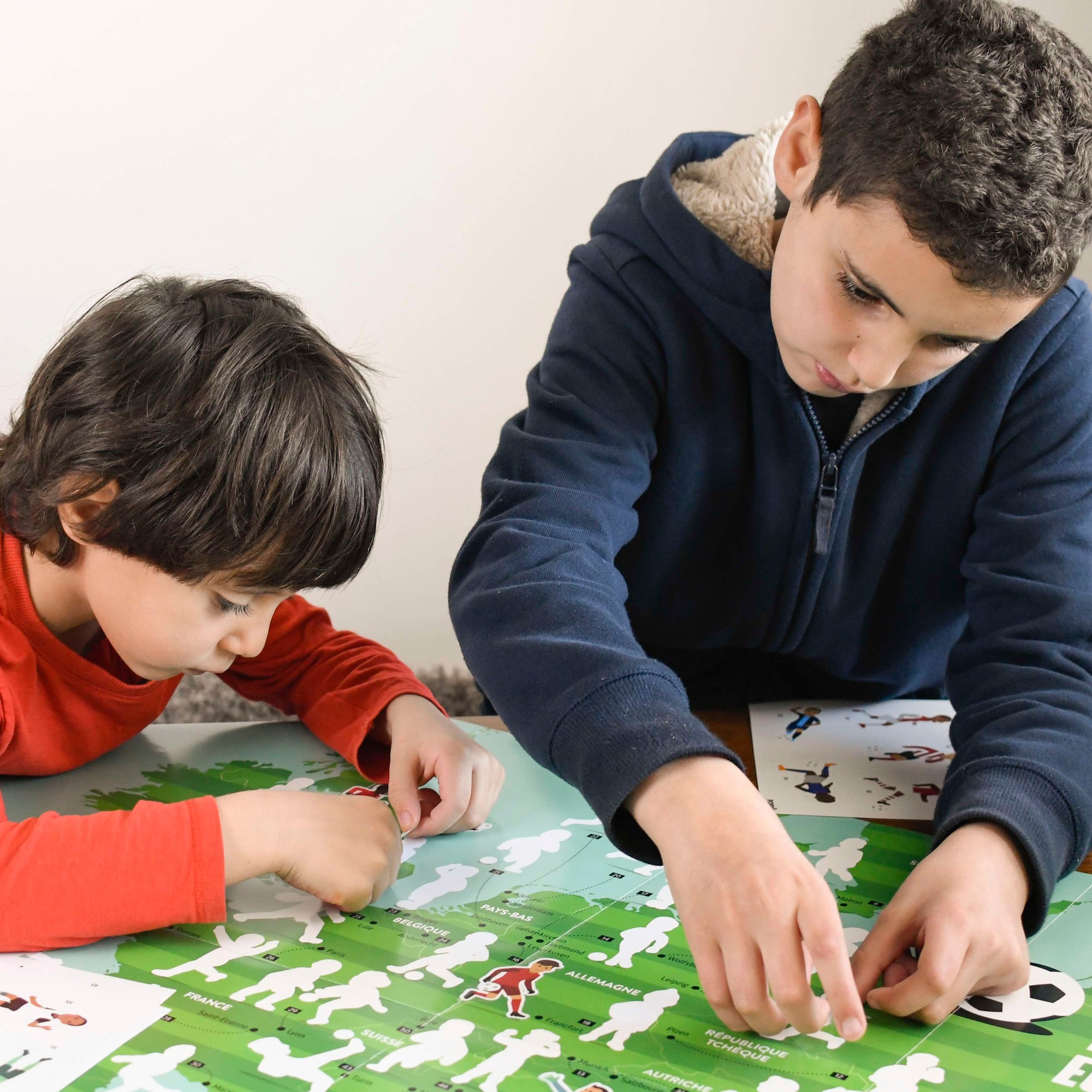 jeu educatif pour enfants poppik POSTER PÉDAGOGIQUE + 60 STICKERS FOOTBALL