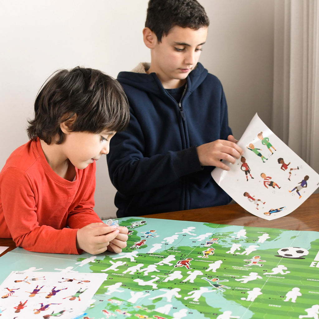 jeu educatif pour enfants poppik POSTER PÉDAGOGIQUE + 60 STICKERS FOOTBALL