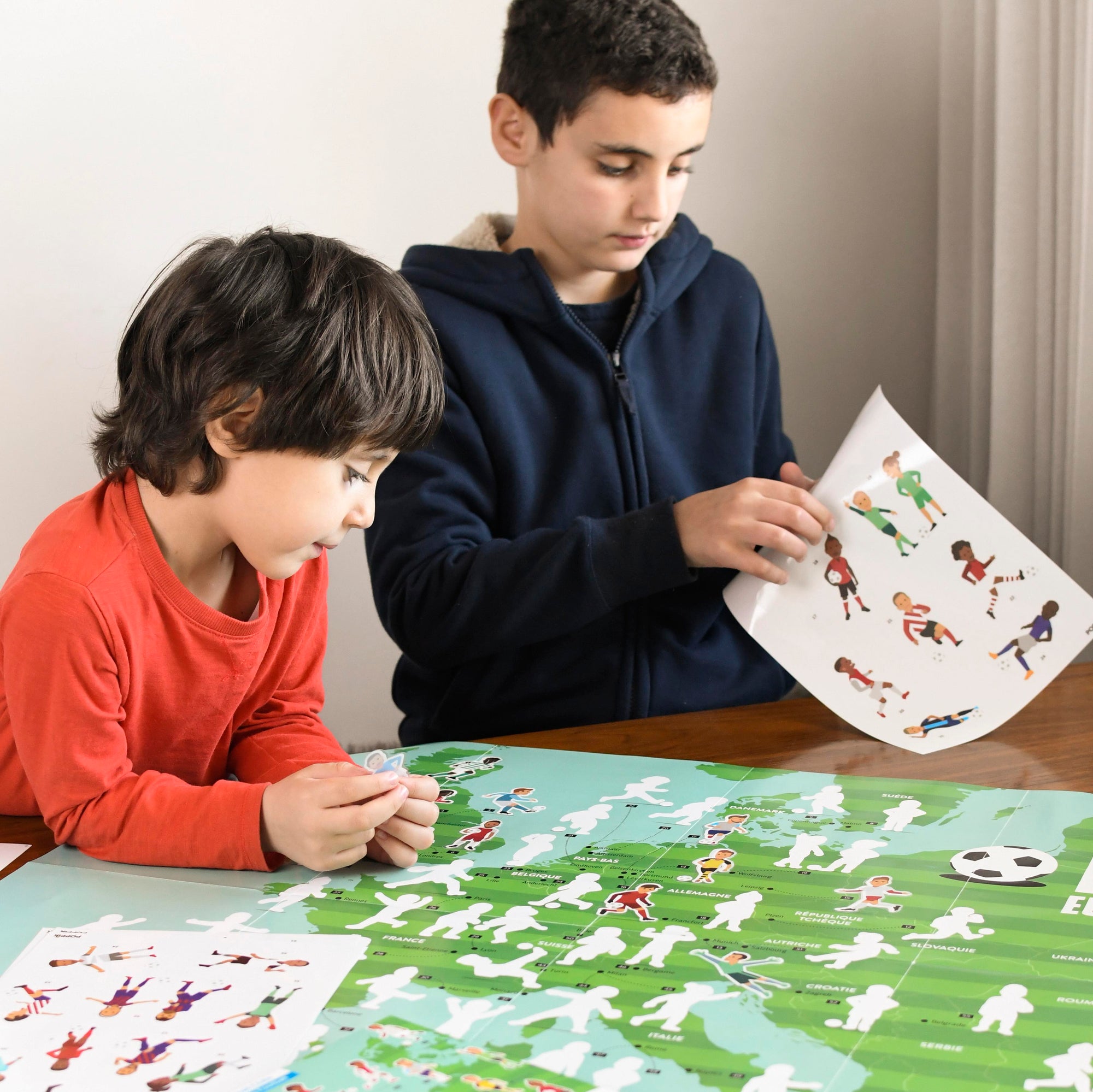 jeu educatif pour enfants poppik POSTER PÉDAGOGIQUE + 60 STICKERS FOOTBALL
