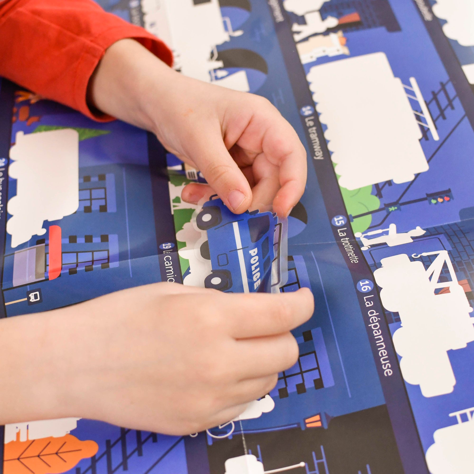 JEU EDUCATIF ENFANT POPPIK POSTER PÉDAGOGIQUE + 44 STICKERS VROUM! LES VÉHICULES !